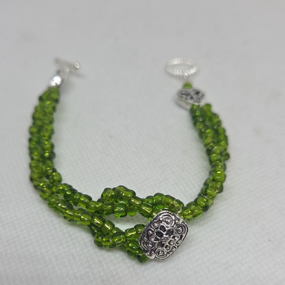 Green Beaded Bracelet with Silver Accents - Picture 1 of 5